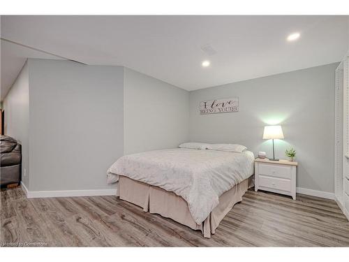 900 Beeforth Road, Millgrove, ON - Indoor Photo Showing Bedroom