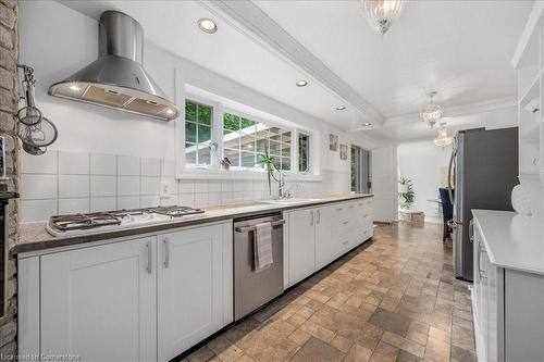 365 Eleanor Place, Ancaster, ON - Indoor Photo Showing Kitchen