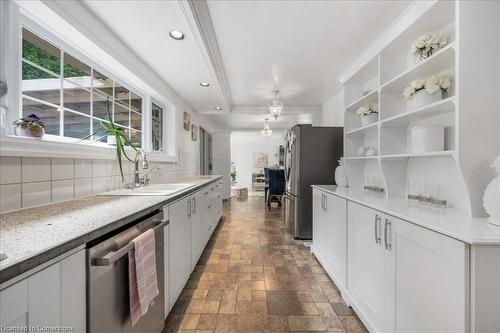 365 Eleanor Place, Ancaster, ON - Indoor Photo Showing Kitchen