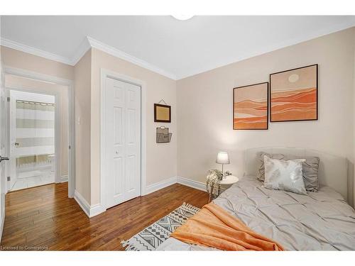 2061 Edinburgh Drive, Burlington, ON - Indoor Photo Showing Bedroom