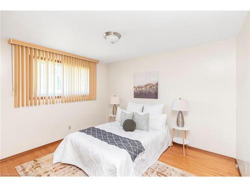 111 Nugent Drive, Hamilton, ON - Indoor Photo Showing Bedroom