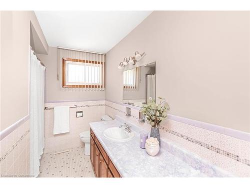 111 Nugent Drive, Hamilton, ON - Indoor Photo Showing Bathroom