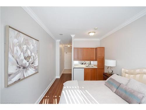 801-442 Maple Avenue, Burlington, ON - Indoor Photo Showing Bedroom