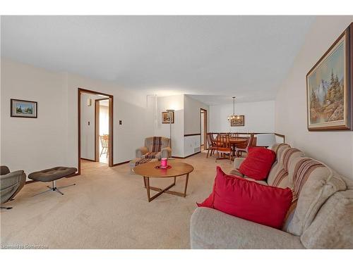 70 Orsett Street, Oakville, ON - Indoor Photo Showing Living Room