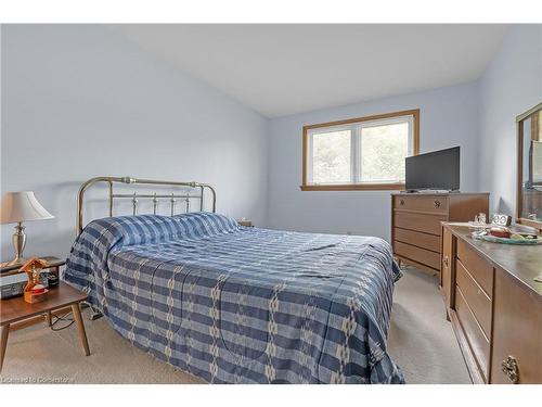 70 Orsett Street, Oakville, ON - Indoor Photo Showing Bedroom