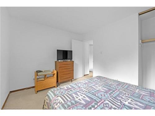 70 Orsett Street, Oakville, ON - Indoor Photo Showing Bedroom