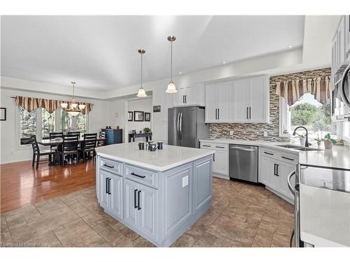 208 6Th Concession Rd E, Flamborough, ON - Indoor Photo Showing Kitchen With Upgraded Kitchen