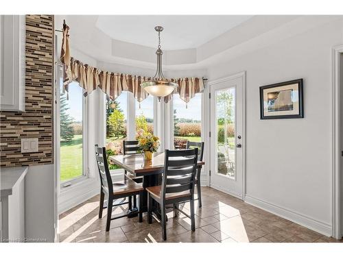 208 6Th Concession Rd E, Flamborough, ON - Indoor Photo Showing Dining Room