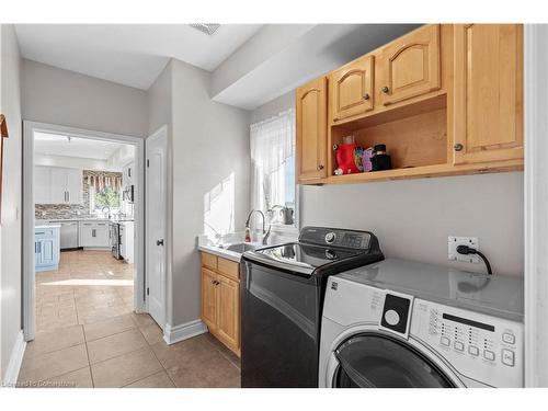 208 6Th Concession Rd E, Flamborough, ON - Indoor Photo Showing Laundry Room