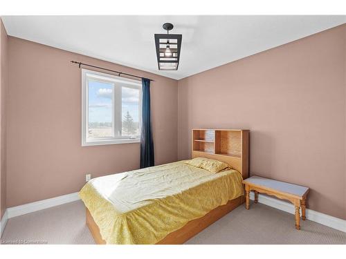 208 6Th Concession Rd E, Flamborough, ON - Indoor Photo Showing Bedroom