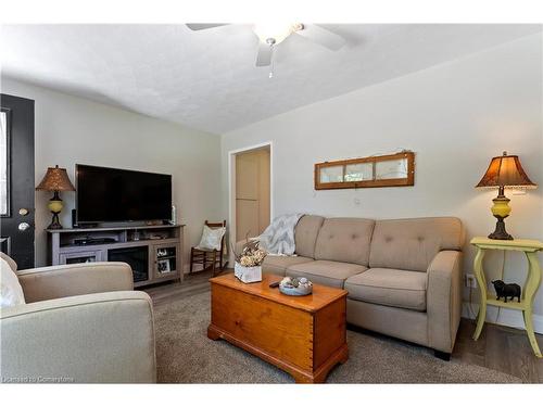 4 Nanticoke Valley Road, Nanticoke, ON - Indoor Photo Showing Living Room