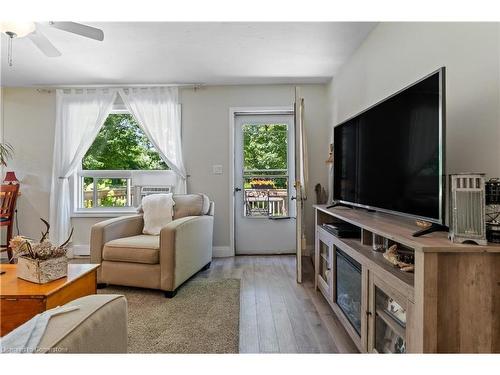 4 Nanticoke Valley Road, Nanticoke, ON - Indoor Photo Showing Living Room