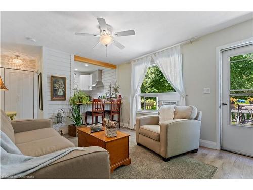 4 Nanticoke Valley Road, Nanticoke, ON - Indoor Photo Showing Living Room