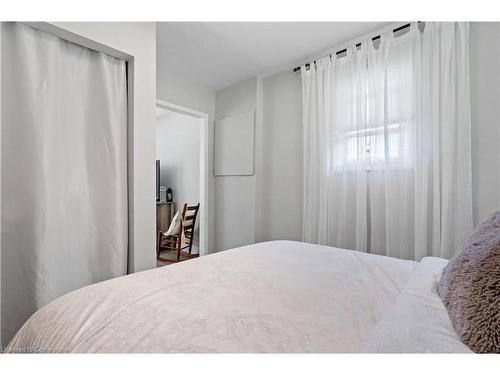 4 Nanticoke Valley Road, Nanticoke, ON - Indoor Photo Showing Bedroom