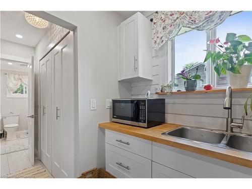 4 Nanticoke Valley Road, Nanticoke, ON - Indoor Photo Showing Kitchen With Double Sink