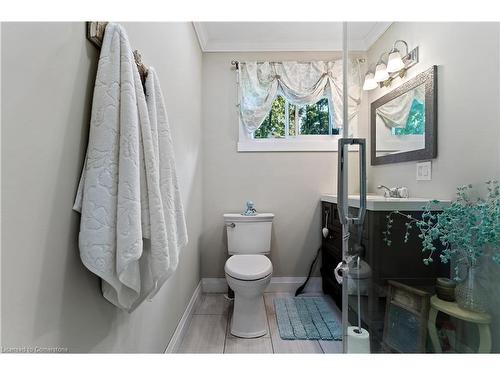 4 Nanticoke Valley Road, Nanticoke, ON - Indoor Photo Showing Bathroom