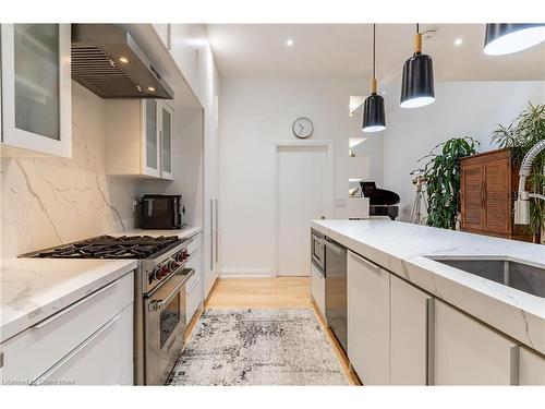 5071 Spruce Avenue, Burlington, ON - Indoor Photo Showing Kitchen