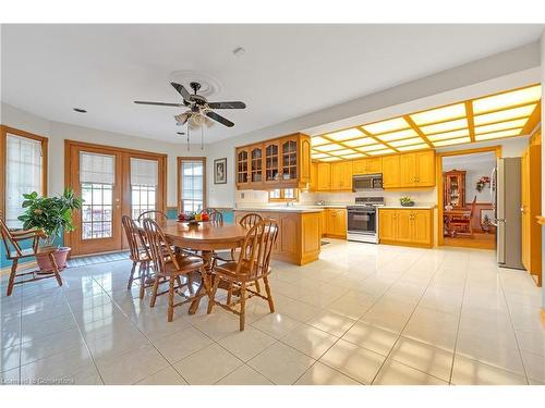 10 Embassy Drive, Hamilton, ON - Indoor Photo Showing Dining Room