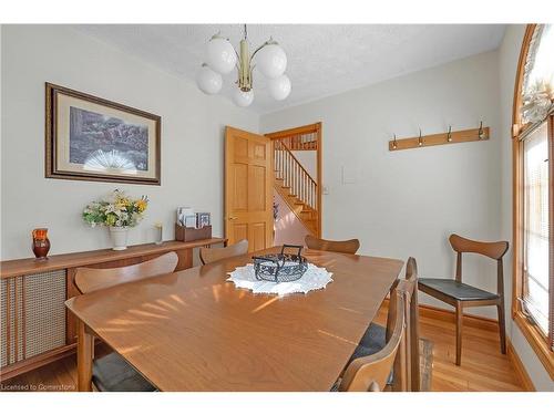 10 Embassy Drive, Hamilton, ON - Indoor Photo Showing Dining Room