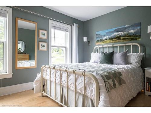 187 Caroline Street N, Hamilton, ON - Indoor Photo Showing Bedroom