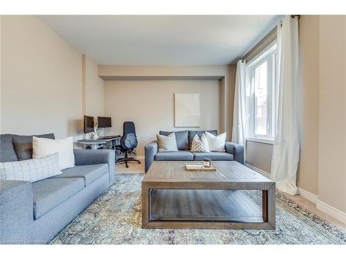 386 Belcourt Common, Oakville, ON - Indoor Photo Showing Living Room