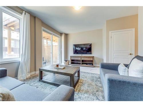 386 Belcourt Common, Oakville, ON - Indoor Photo Showing Living Room