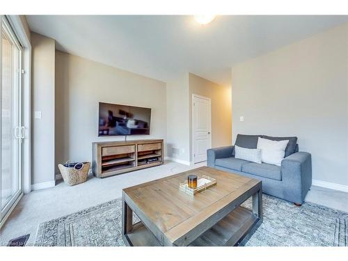 386 Belcourt Common, Oakville, ON - Indoor Photo Showing Living Room