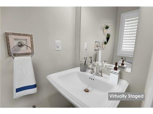 35-6 Chestnut Drive, Grimsby, ON - Indoor Photo Showing Bathroom