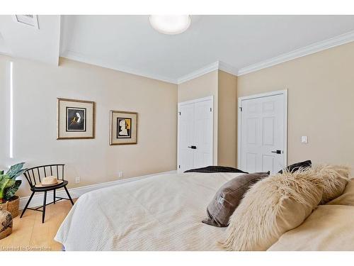 301-1477 Lakeshore Road, Burlington, ON - Indoor Photo Showing Bedroom