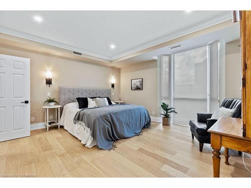 301-1477 Lakeshore Road, Burlington, ON - Indoor Photo Showing Bedroom