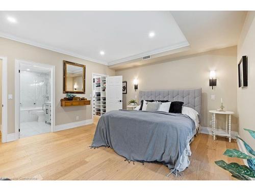 301-1477 Lakeshore Road, Burlington, ON - Indoor Photo Showing Bedroom