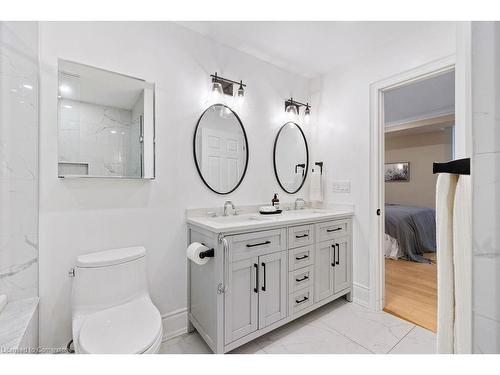 301-1477 Lakeshore Road, Burlington, ON - Indoor Photo Showing Bathroom