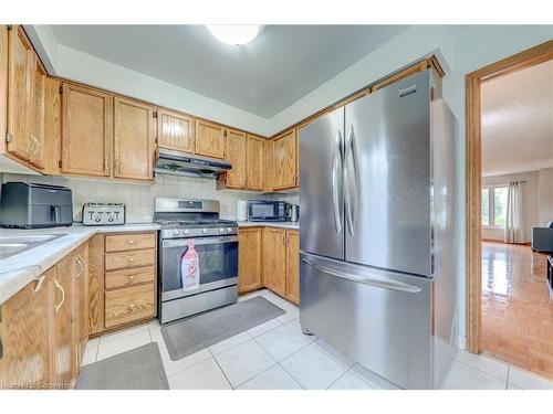 31 Vega Crescent, Hamilton, ON - Indoor Photo Showing Kitchen