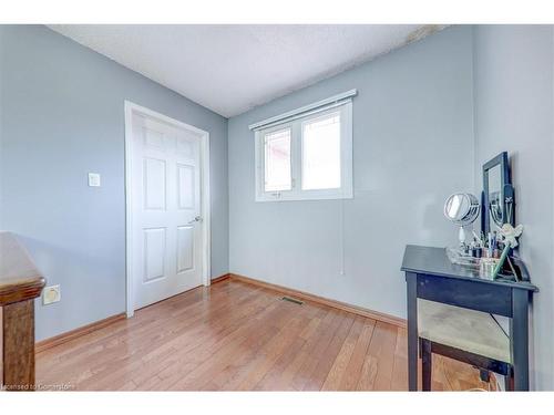 31 Vega Crescent, Hamilton, ON - Indoor Photo Showing Other Room