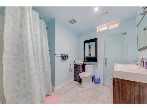 31 Vega Crescent, Hamilton, ON - Indoor Photo Showing Bathroom