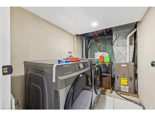 38 Lake Avenue N, Hamilton, ON - Indoor Photo Showing Laundry Room