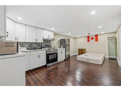 38 Lake Avenue N, Hamilton, ON - Indoor