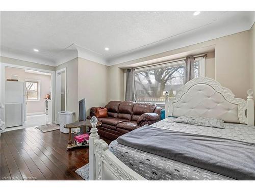 38 Lake Avenue N, Hamilton, ON - Indoor