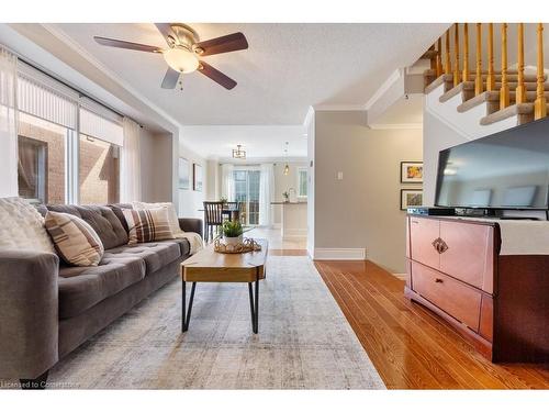 5106 Tree Court, Burlington, ON - Indoor Photo Showing Living Room