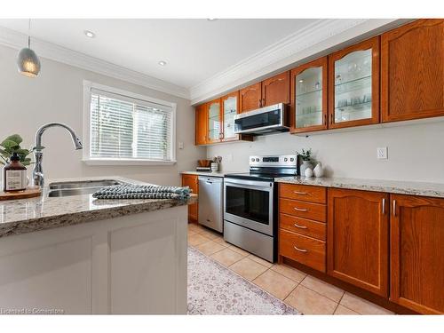 5106 Tree Court, Burlington, ON - Indoor Photo Showing Kitchen With Double Sink