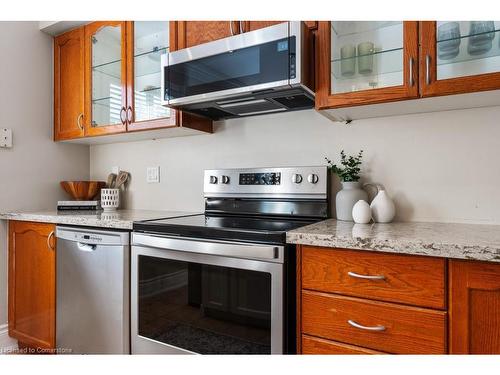 5106 Tree Court, Burlington, ON - Indoor Photo Showing Kitchen