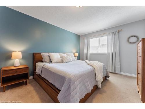 5106 Tree Court, Burlington, ON - Indoor Photo Showing Bedroom