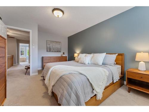 5106 Tree Court, Burlington, ON - Indoor Photo Showing Bedroom