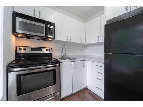 305 Cannon Street E, Hamilton, ON - Indoor Photo Showing Kitchen