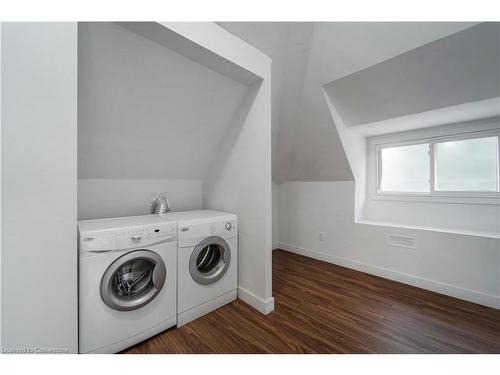 305 Cannon Street E, Hamilton, ON - Indoor Photo Showing Laundry Room