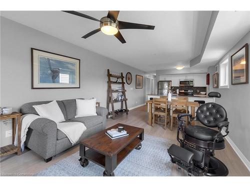 201-10 Brandy Lane, Collingwood, ON - Indoor Photo Showing Living Room