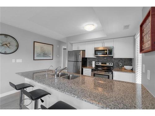 201-10 Brandy Lane, Collingwood, ON - Indoor Photo Showing Kitchen With Double Sink With Upgraded Kitchen