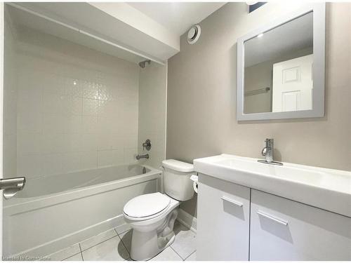 A7-540 King Street E, Hamilton, ON - Indoor Photo Showing Bathroom