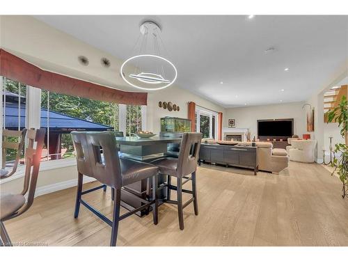 12 Sims Lock Road, Caledonia, ON - Indoor Photo Showing Dining Room