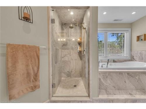 12 Sims Lock Road, Caledonia, ON - Indoor Photo Showing Bathroom